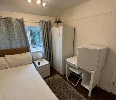 Patchway House | Spare room in a family house