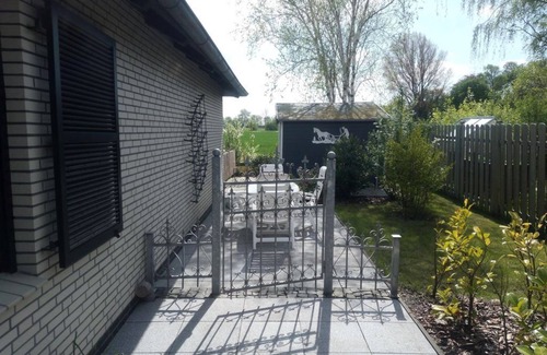 Krummhoern Apartment | Sparenborg - Fewo Flinthörn I & II - Flinthörn I, shower, toilet, 2 bedrooms