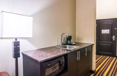 Amarillo Hotel | Spark by Hilton Amarillo Western Plaza