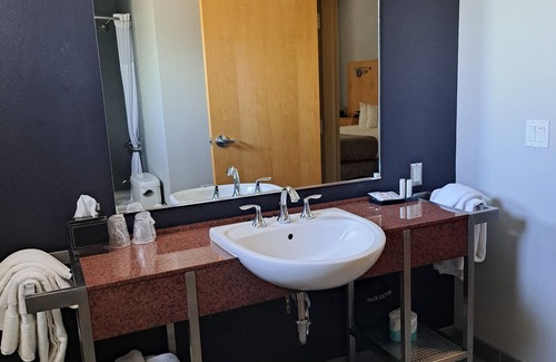 Artesia Hotel | Spark by Hilton Artesia