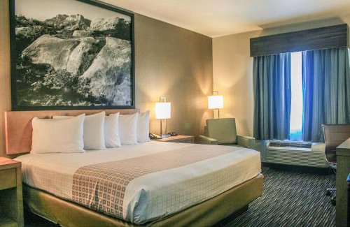 Midland Hotel | Spark by Hilton Midland South