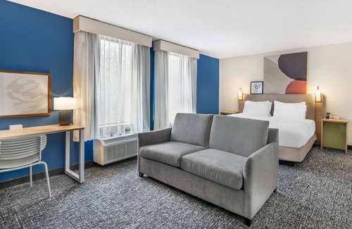 Roanoke Hotel | Spark by Hilton Roanoke Airport