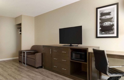 Waldorf Hotel | Spark by Hilton Waldorf