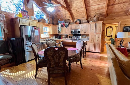Pine Mountain Cabin | Sparkleberry Cabin
