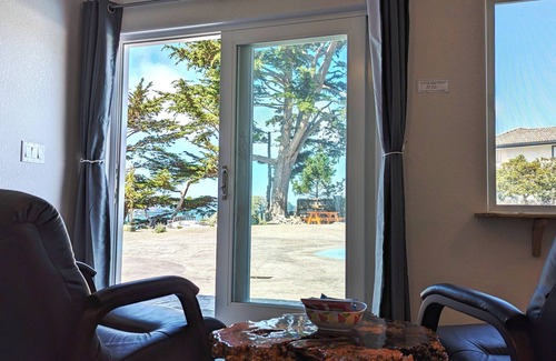 Brookings Apartment | Sparkling Clean, Private & Quiet! Amazing Ocean Views [1]