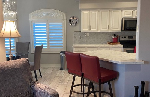 Paradise Valley Village Condo | Sparkling clean, recently updated and centrally located Scottsdale condo.
