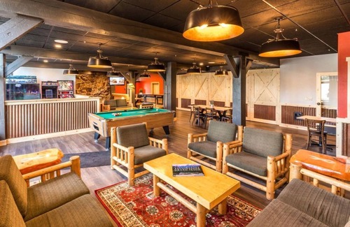 Moran Cabin | Sparkling Clean! The Phenomenal Untouched Retreat! Parking, Pet-Friendly!