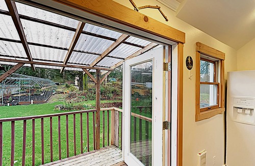 Highline House | Sparkling Home on Peaceful Nursery near Alki Beach & Downtown