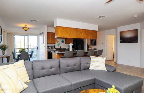 Bullhead City House | Sparkling River Inn close to casinos & Bullhead City River Park and boat launch.