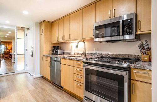 Kaanapali Apartment | Sparkling Studio with Golf Course & Ocean Views plus Resort Pool