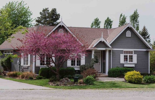 Plympton-Wyoming Cottage | Sparks on the Water- Blue Point Bay