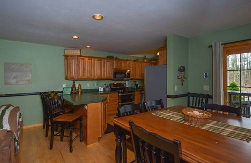 McHenry House | Sparky's Lodge | The Cape Cod of Deep Creek!