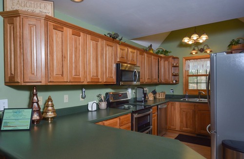 McHenry House | Sparky's Lodge | The Cape Cod of Deep Creek!