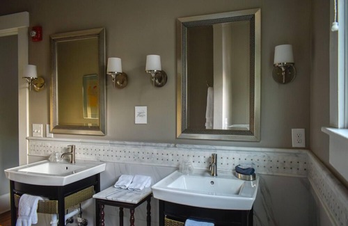 Monroe Hotel | Sparrow Grove Manor