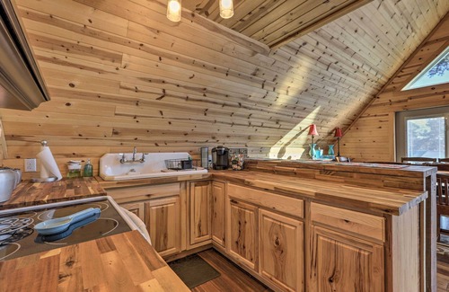 Milledgeville Cabin | Sparta Lake Home w/Deck & Boating Access!