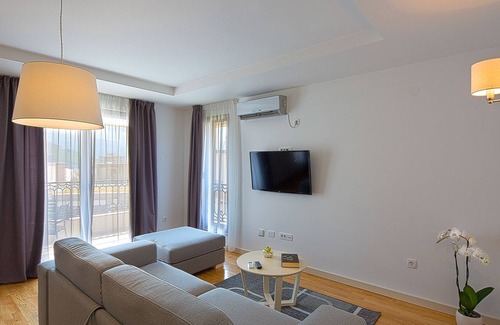 Babin do Apartment | Spaska Lux 2-bedroom apt w/balcony & parking #302
