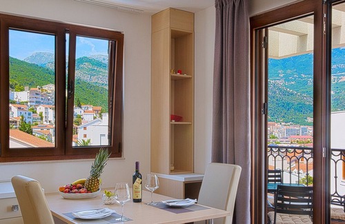 Babin do Apartment | Spaska Lux 2-bedroom Apt w/ balcony + parking #202