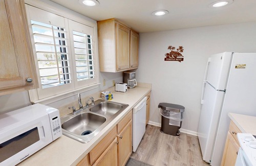Holiday Isle Condo | SPC 1149 - Dog Friendly Gulf Front 2 BR with Free Seasonal Bch Service for 2
