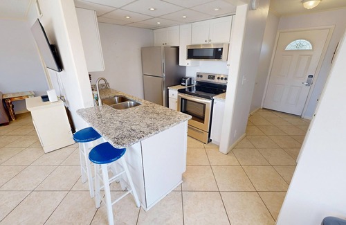 Destin Condo | SPC 2013 is a Pet Friendly Upstairs 1 BR with Seasonal Beach Setup