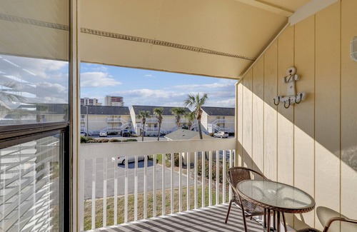 Destin Condo | SPC8208 - Stunning Renovated Studio - Sleeps 4