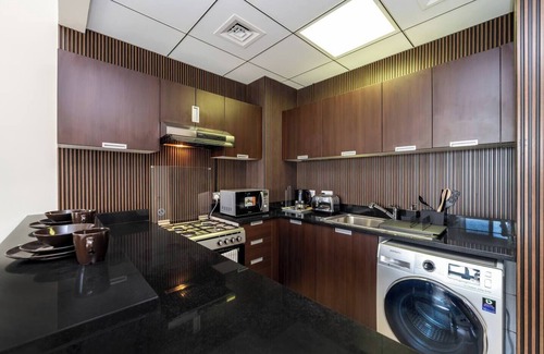 Dubai Sports City Apartment | Special August Rates - Elegant Studio - Golf Views