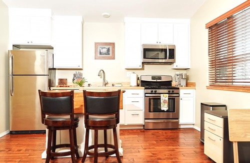 Turnagain House | *Special~Bear Haus Combo~Airport~Lake~Family/Games