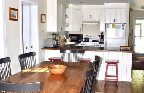 North Pomfret House | Special Cape on Thirteen Private Acres, 10 Minutes from Woodstock Village