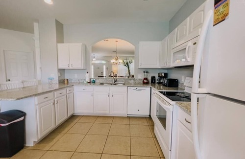 Windsor Hills Villa | *Special Deals! FROZEN Bedroom. Closest To Disney 6BR/4BA Pool No Rear Neighbors