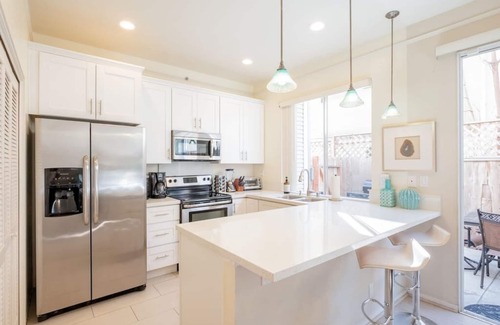 Crown Point House | Special! Luxury Townhome2 Fast WiFi Garage BBQ Crib