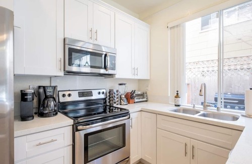 Crown Point House | Special! Luxury Townhome2 Fast WiFi Garage BBQ Crib