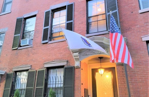 Highland Park Condo | Special! One of VRBO's Most Popular! L@K 1.5 miles to center of Attractions!