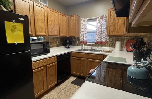 Pigeon Forge Condo | SPECIAL PRICE FOR APRIL 5-10! IF CLEAN AND LOCATION ARE PRIORITY, THIS IS YOURS!
