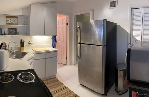 Northeast Coconut Grove Cottage | ❤SPECIAL PROMO❤ Gorgeous Zen Romantic Cottage in idyllic COCONUT GROVE Pets ok