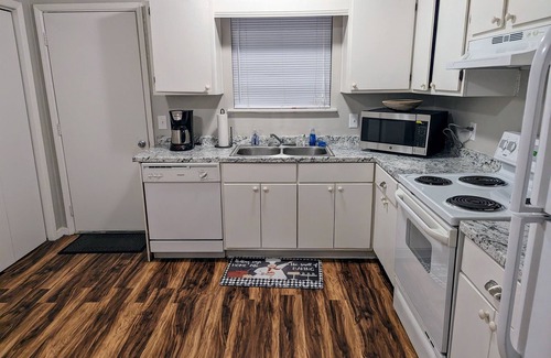 Calhoun House | Special rates thru Feb! 2BR Retreat