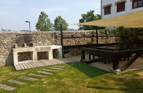 Villaverde de Pontones Apartment | Special studio for couples with individual hydromassage bathtub.