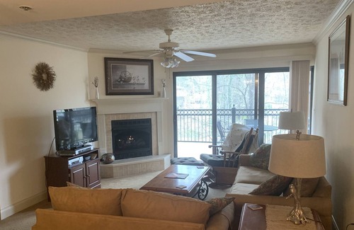 Gatlinburg Condo | Special! Winter rates! Creekside, large balcony and mountain view