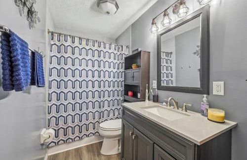 West Jefferson House | Specious 3BR Family Stay