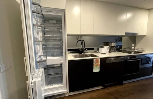 Kingston Apartment | Specious apartment in Kingston, centrally located place.