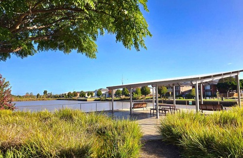 Williams Landing House | Specious ex-display 5 BDR house,upto 15 guests - Williams Landing