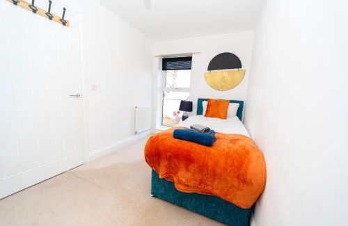 Reading House | Specious modern 3-bed house near city centre