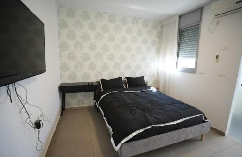 Hod HaSharon Apartment | Specious Pastoral And Attractive 5 Bedroom Apartment Center Hod Hasharon