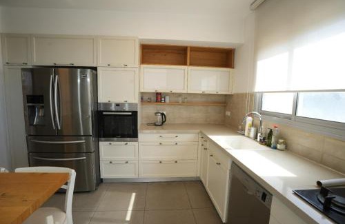 Hod HaSharon Apartment | Specious Pastoral And Attractive 5 Bedroom Apartment Center Hod Hasharon