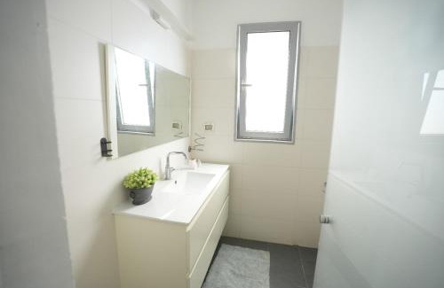Hod HaSharon Apartment | Specious Pastoral And Attractive 5 Bedroom Apartment Center Hod Hasharon