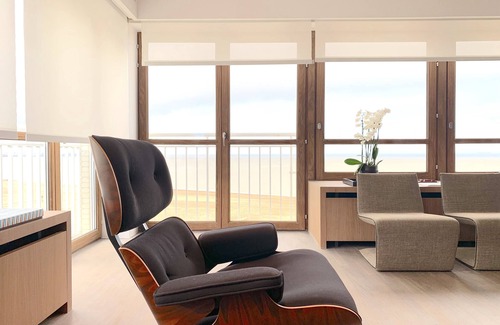 Albertstrand Apartment | Specious Retro Design Apartment With sea View