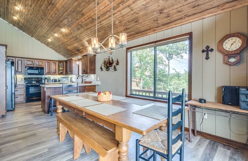 Lost Bridge Village House | Spectacular 180° Beaver Lakefront Views! Steps to Shoreline+Pool Table+Fire Pit