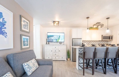 North Beach Apartment | Spectacular 1BR Apt 6min walk Miami