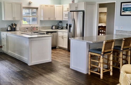 Haleiwa House | Spectacular 2 Bedroom 2 Bath Oceanfront Cottage