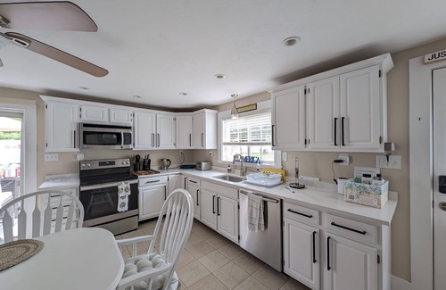 Hyannis House | Spectacular 4 Bedroom House in Hyannis, HEATED Pool, Playground&Basketball court