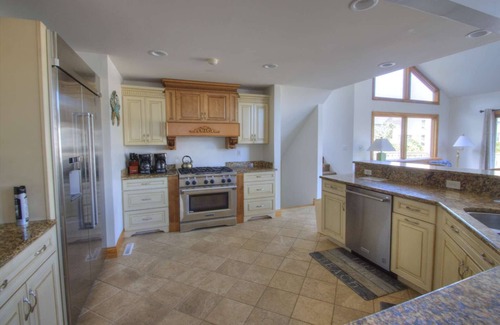 Bethany Beach House | Spectacular 8BR w/Elevator! Sleeps 16 w/Heated Pool, One House to Ocean w/Free Activities