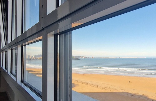 Gijon Apartment | Spectacular apartment in first line of beach